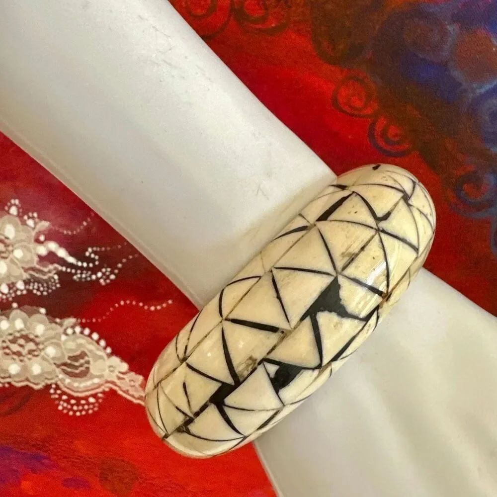 Vintage Bone Inlay & Wood Chunky Bangle – Geometric Triangle Mosaic, Boho Statem